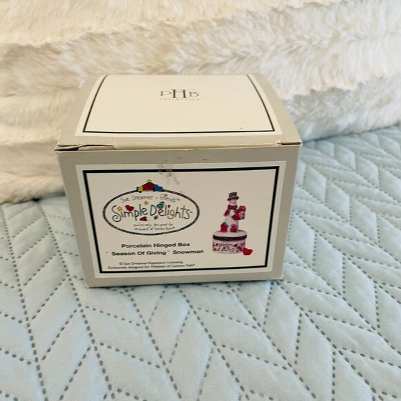 Vintage Season of Giving Snowman  Porcelain Tiny Hinged Christmas Treasure Box - Picture 8 of 11